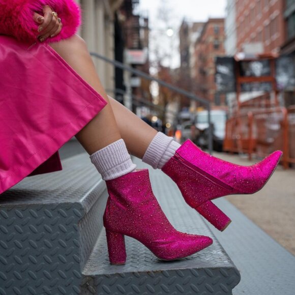 ✨ Betsey Johnson Crystal Cady Booties | Fuchsia Sparkle Heels SOLD OUT Size 8 ✨ - Picture 1 of 12